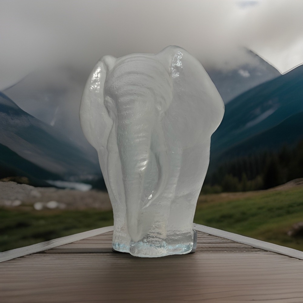 Vtg Viking Elephant Paper Weight Clear And Matt Glass